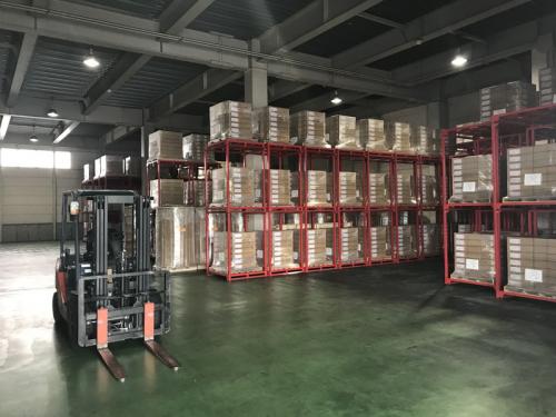 埼玉T　倉庫内部1